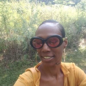 Meet your Posher, Monique